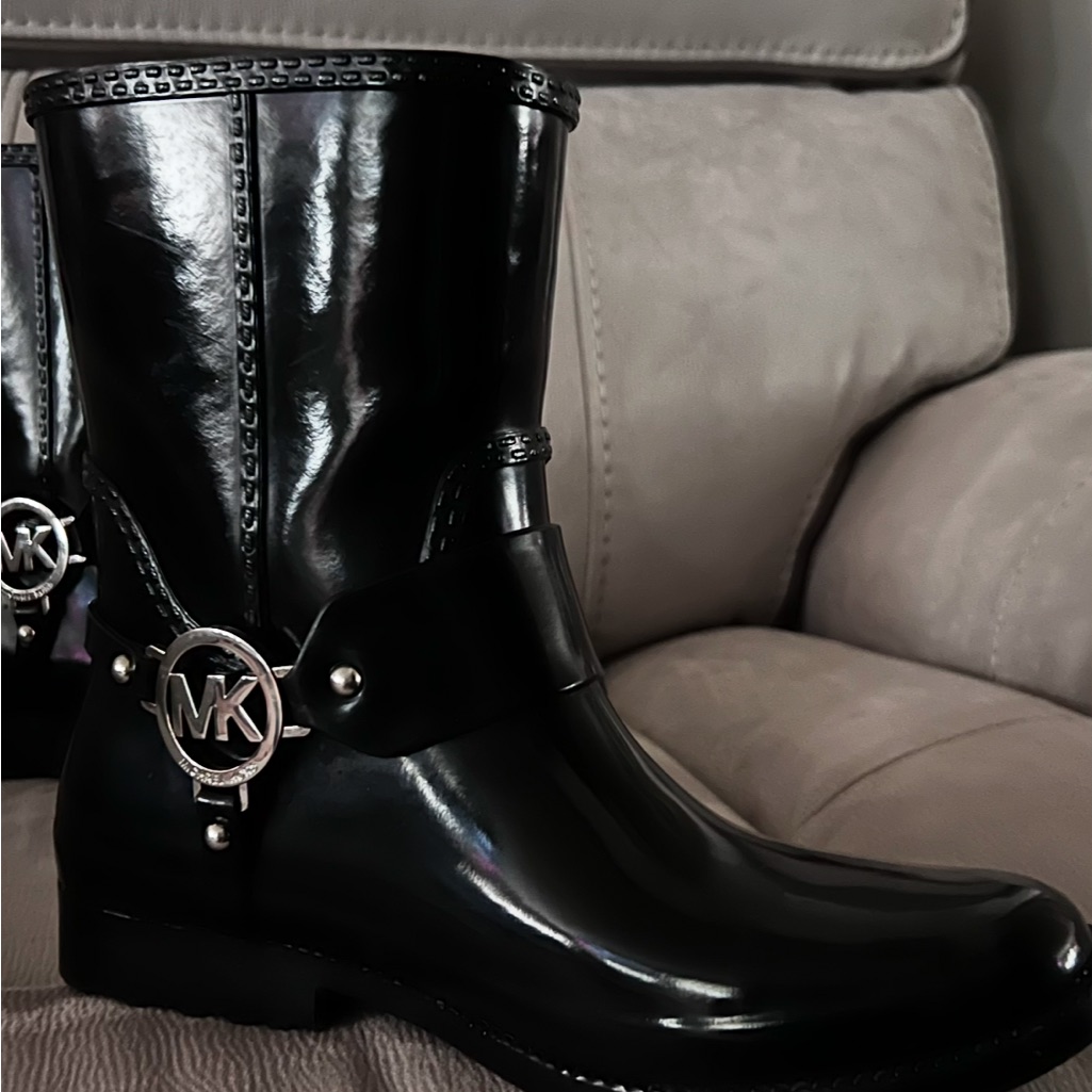 Michael Kors Black Winter Rain Boots With Glossy Finish And Decorative Hardware